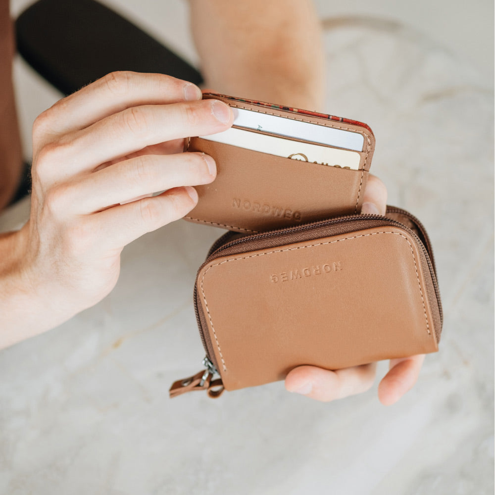 Nordweg Traveler Pro Wallet for AirTag NW111 caramel mini wallet